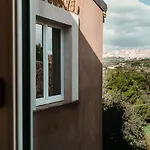 לינה וארוחת בוקר La Pagliera 4*