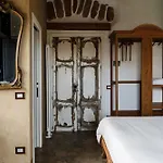 לינה וארוחת בוקר La Pagliera 4*